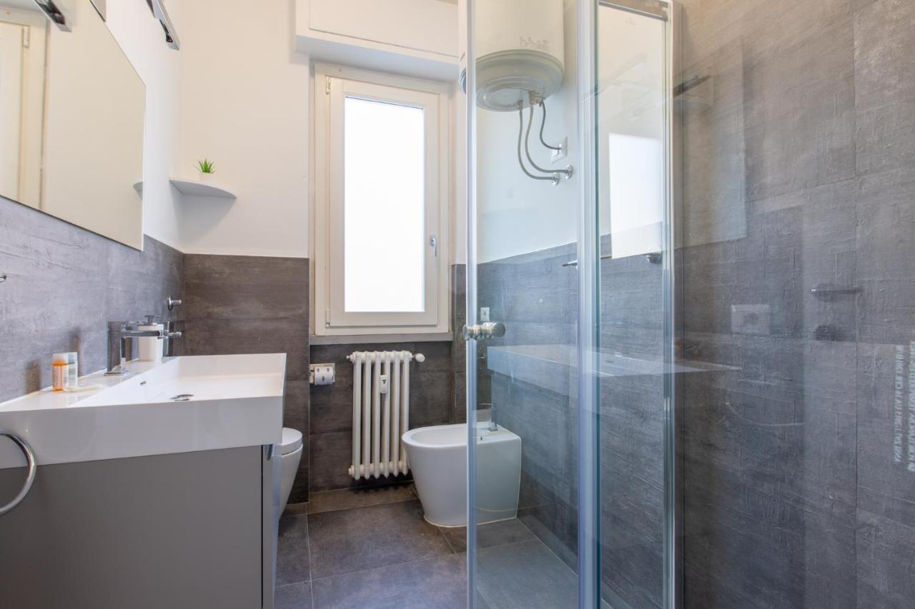 Italstay - Disciplini Apartment -10 Min Dal Duomo Milan Extérieur photo