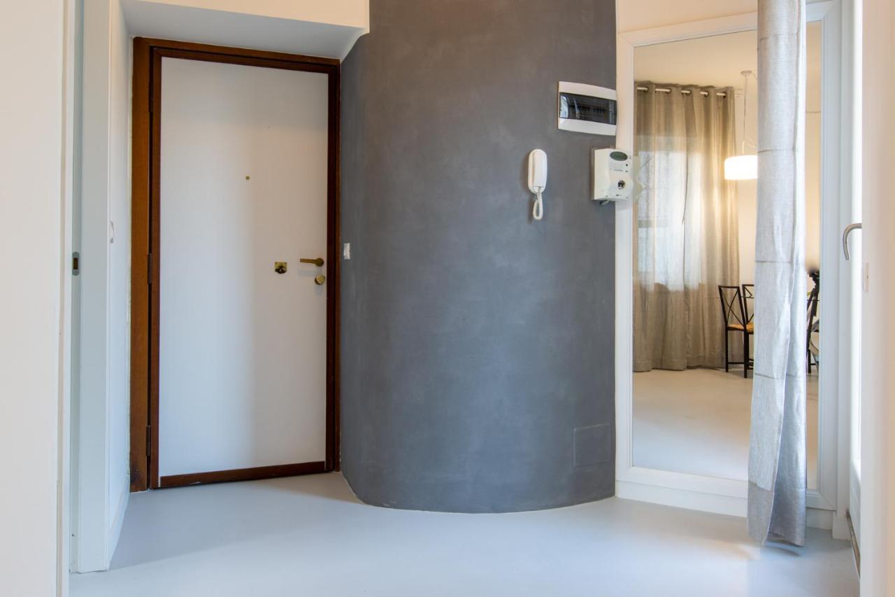 Italstay - Disciplini Apartment -10 Min Dal Duomo Milan Extérieur photo