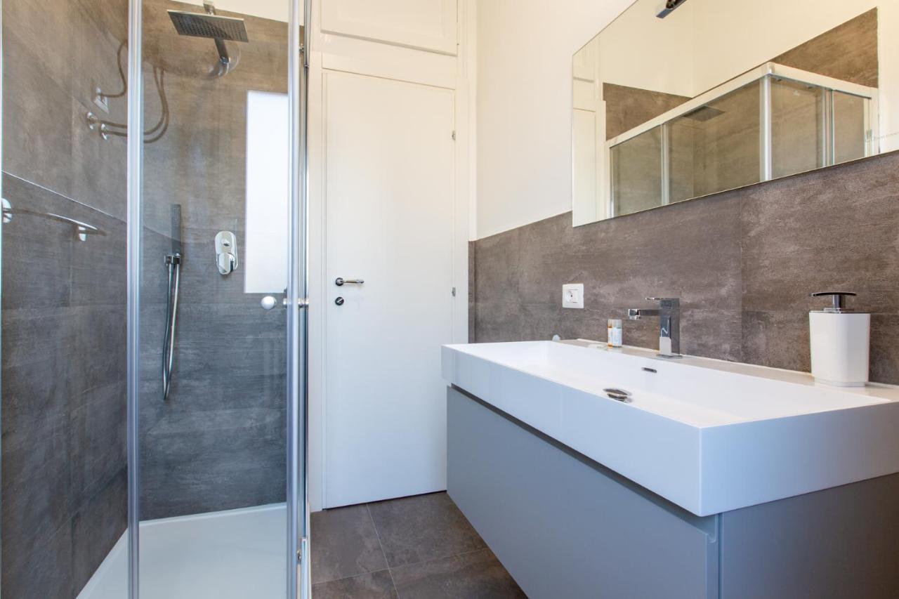 Italstay - Disciplini Apartment -10 Min Dal Duomo Milan Extérieur photo