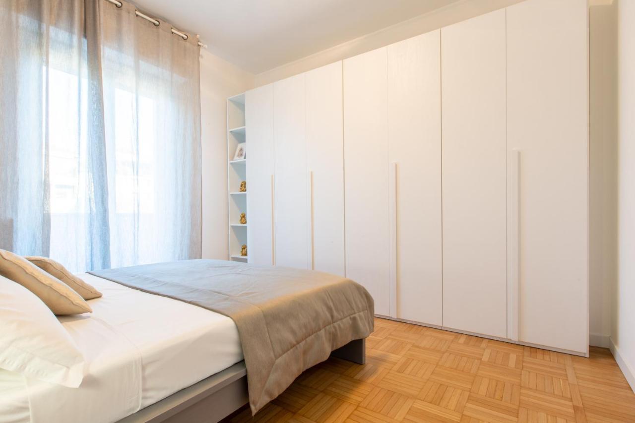 Italstay - Disciplini Apartment -10 Min Dal Duomo Milan Extérieur photo